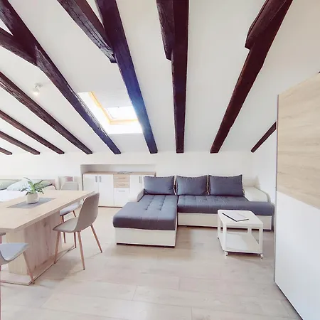 Central Apartments *