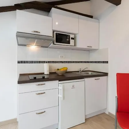 Central Apartments *