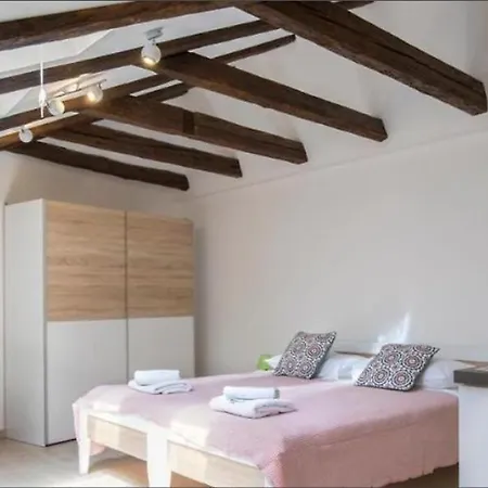 Daire Central Apartments *